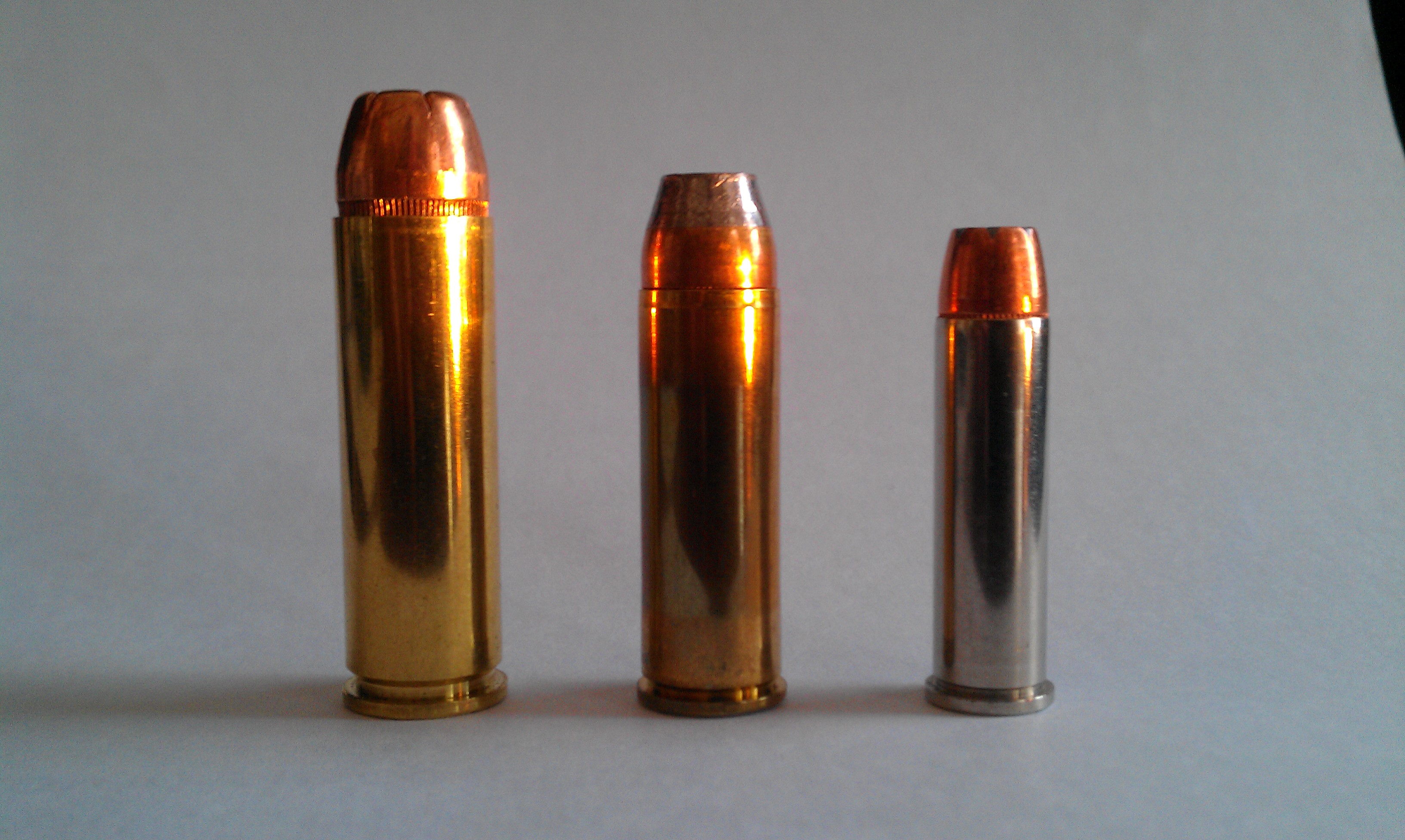 500 S&W (Left), 454 Casull (Center) and .357 Magnum (Right) .
